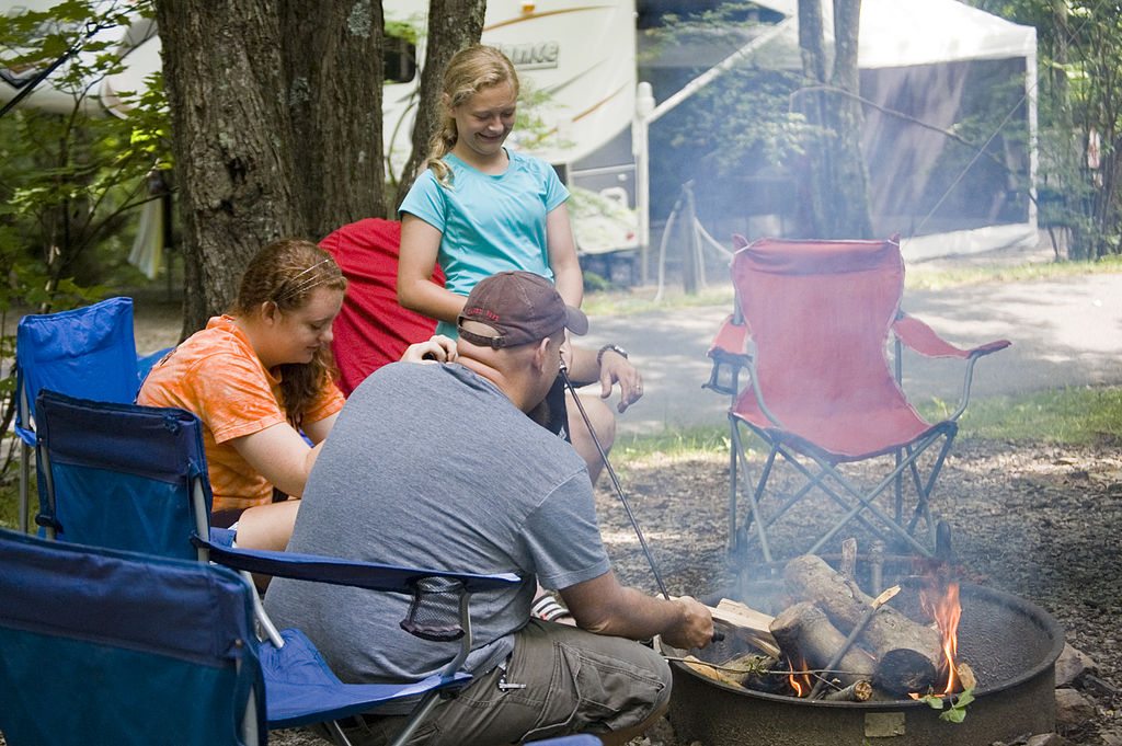 10 Tasty Summer Snacks for the Outdoors