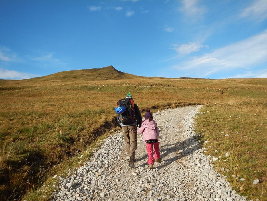 9 Ways to Instill Hiking in the Next Generation