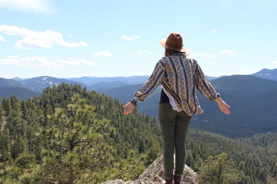 9 Things Women Who Hike Can Learn from Oprah’s Year of Adventure